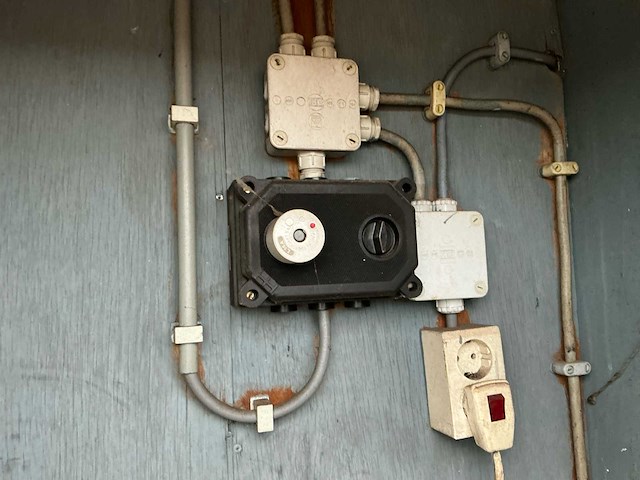 De vries carroserie 2006 gebakskraam - afbeelding 30 van  38