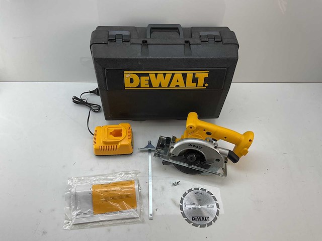 De walt - dw935k - handzaagmachine - afbeelding 2 van  8