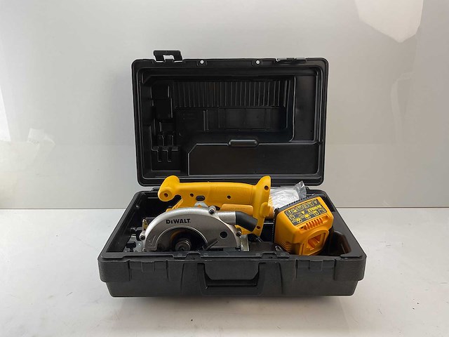 De walt - dw935k - handzaagmachine - afbeelding 6 van  8