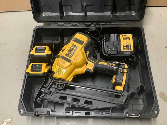 De walt dcn669 accu schiethamer - afbeelding 2 van  5