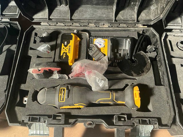 De walt dcs356 accu multi-tool - afbeelding 1 van  2