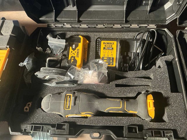 De walt dcs356 accu multi-tool - afbeelding 2 van  3