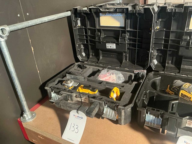 De walt dcs356 accu multi-tool - afbeelding 1 van  3