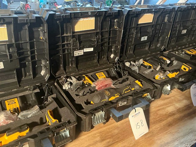 De walt dcs356 accu multi-tool - afbeelding 1 van  3