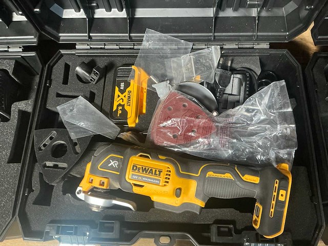 De walt dcs356 accu multi-tool - afbeelding 2 van  3