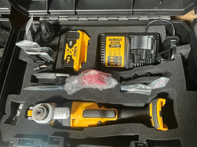 De walt dcs356 accu multi-tool - afbeelding 2 van  3