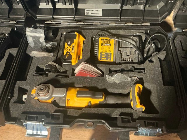De walt dcs356 accu multi-tool - afbeelding 2 van  3