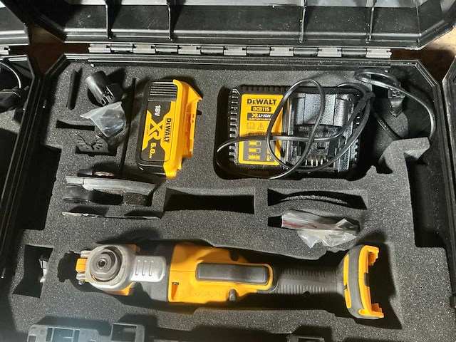 De walt dcs356 accu multi-tool - afbeelding 2 van  3