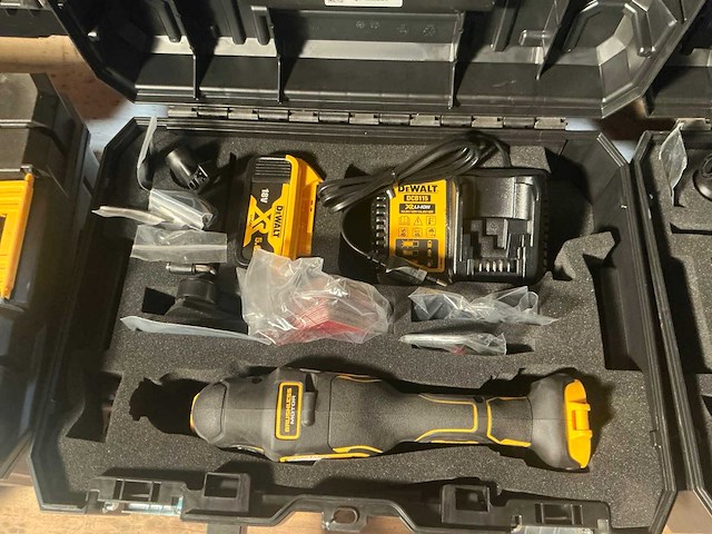 De walt dcs356 accu multi-tool - afbeelding 2 van  3