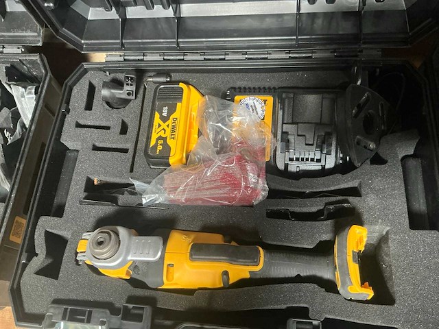 De walt dcs356 accu multi-tool - afbeelding 2 van  3