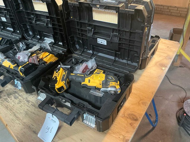 De walt dcs356 accu multi-tool - afbeelding 1 van  3