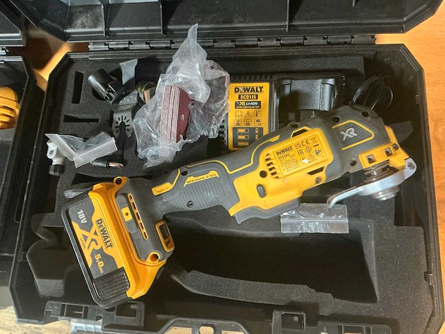 De walt dcs356 accu multi-tool - afbeelding 2 van  3