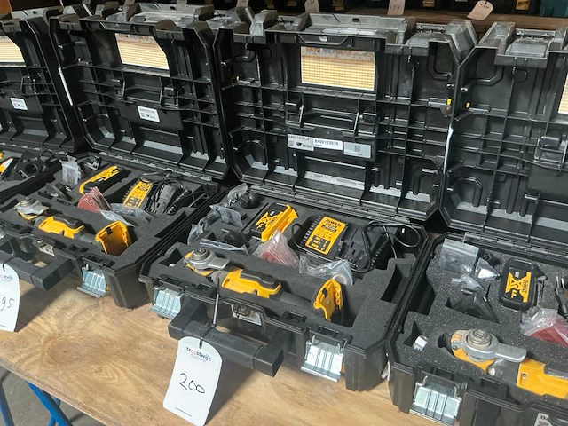 De walt dcs356 accu multi-tool - afbeelding 1 van  3