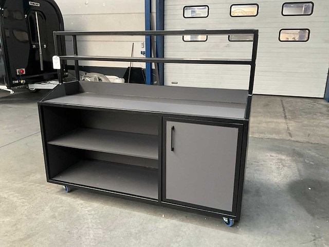 Debrasseermeubel - afbeelding 1 van  5