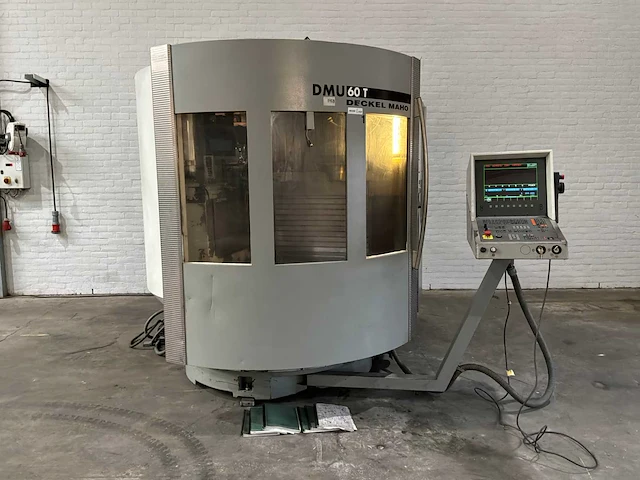 Deckel maho - dmu 60t - cnc-milling machine - 2001 - afbeelding 1 van  36