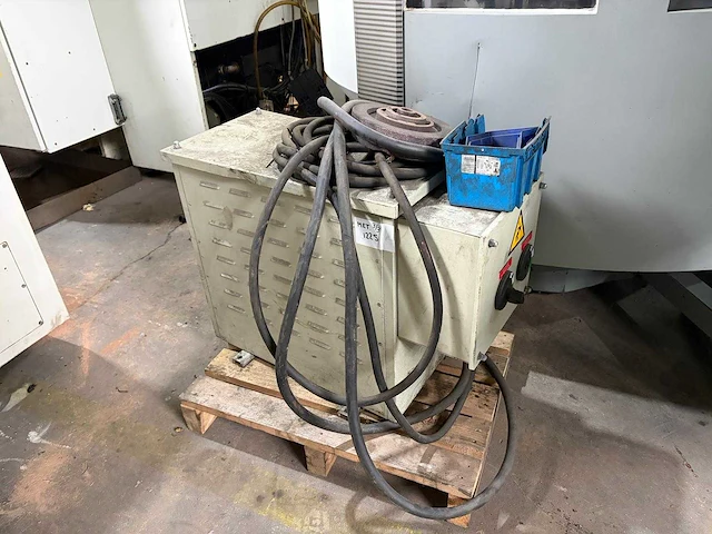 Deckel maho - dmu 60t - cnc-milling machine - 2001 - afbeelding 25 van  36