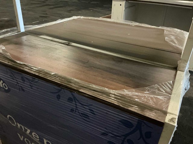 Decor opstelling/ kasten met lcd scherm en koeling - afbeelding 9 van  29