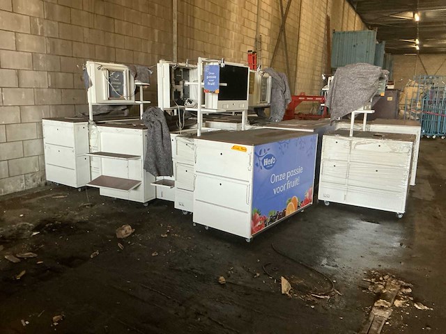 Decor opstelling/ kasten met lcd scherm en koeling - afbeelding 17 van  29