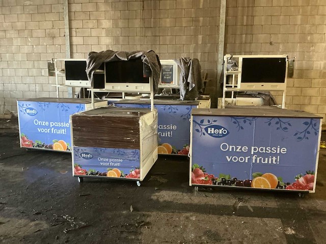 Decor opstelling/ kasten met lcd scherm en koeling - afbeelding 20 van  29