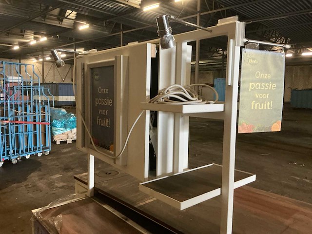 Decor opstelling/ kasten met lcd scherm en koeling - afbeelding 24 van  29