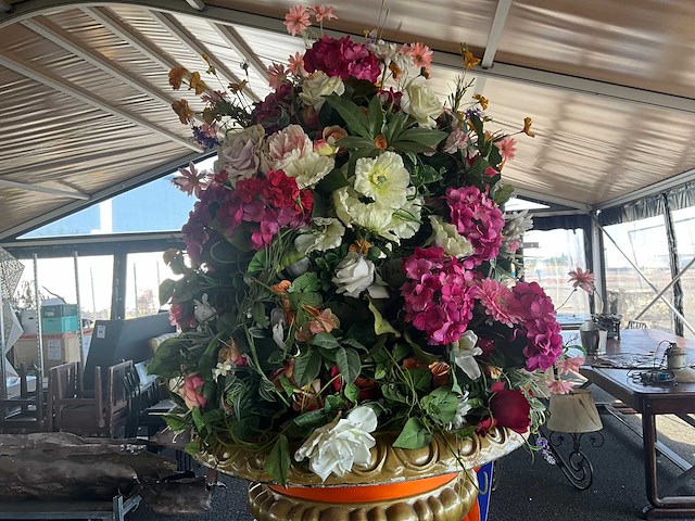 Decoratie bloemstuk op tafel - afbeelding 5 van  8