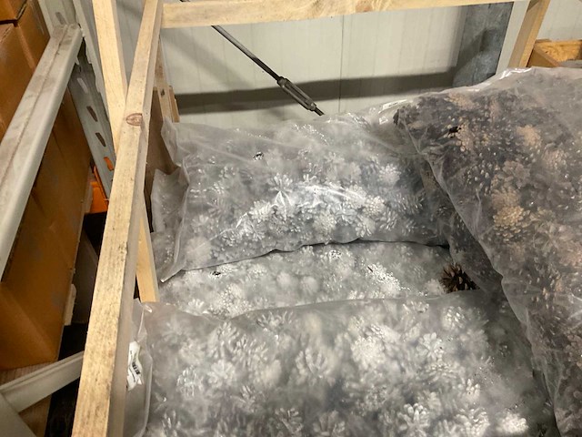 Decoratie denneappels - afbeelding 3 van  6