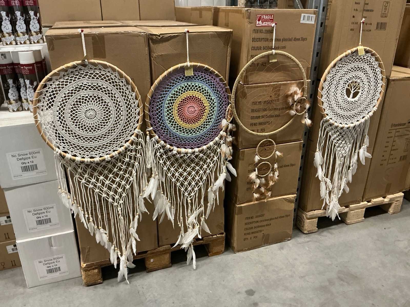 Decoratie en verpakkingsmaterialen uit faillissement groothandel
