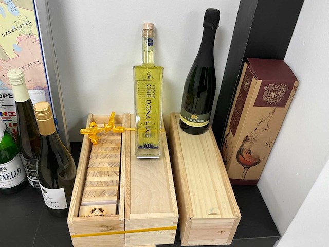 Decoratie en wijn - afbeelding 5 van  5