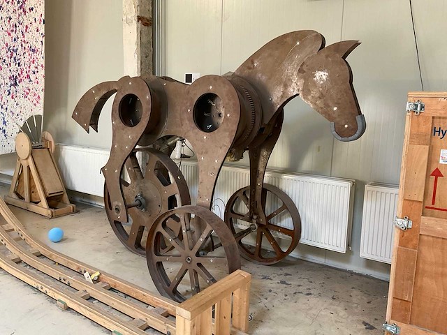 Decoratie “kinetisch paard” - afbeelding 5 van  7