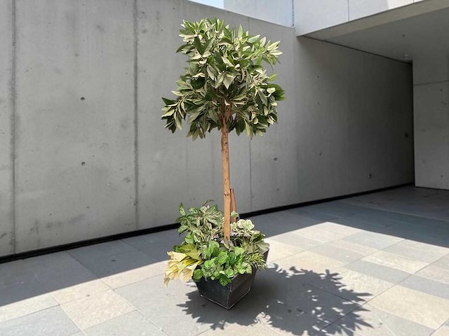 Decoratie kunststof plant in een metalen pot 140cm - afbeelding 1 van  4