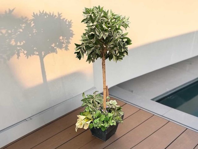 Decoratie kunststof plant in een metalen pot 140cm - afbeelding 2 van  5