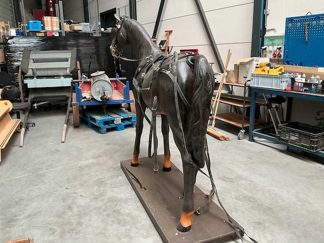 Decoratie paard met tuig - afbeelding 3 van  8