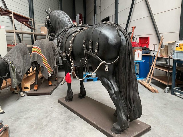 Decoratie paard met tuig - afbeelding 4 van  9