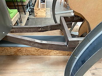 Decoratie “paard van troje” op kist - afbeelding 2 van  16