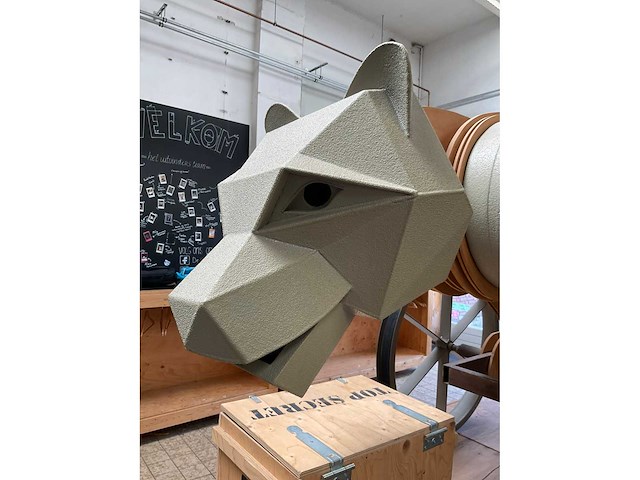 Decoratie “paard van troje” op kist - afbeelding 8 van  16