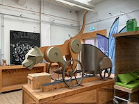 Decoratie “paard van troje” op kist - afbeelding 11 van  16
