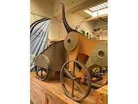 Decoratie “paard van troje” op kist - afbeelding 13 van  16