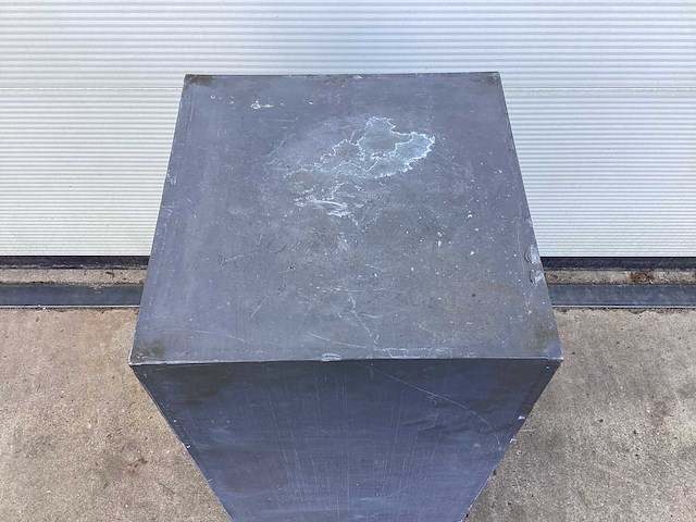 Decoratie pilaar/ plantenzuil met lood - afbeelding 3 van  4