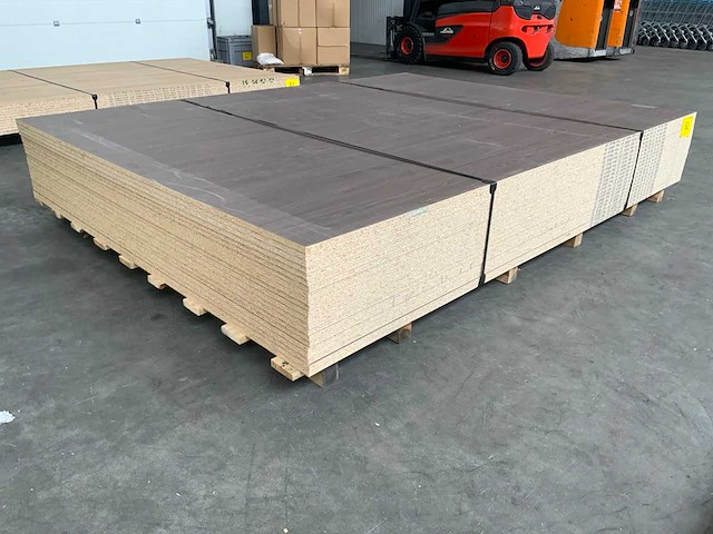 Decoratie spaanplaat 2800x2100x20mm (21x) - afbeelding 1 van  3