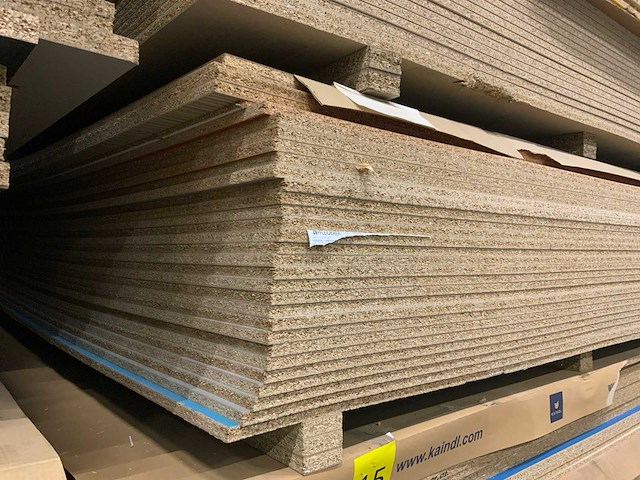 Decoratie spaanplaat ca. 17m3 - afbeelding 8 van  8