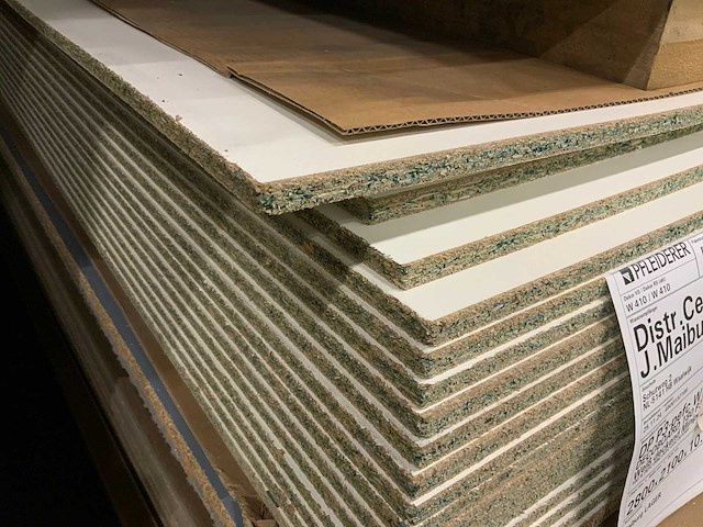 Decoratie spaanplaat ca. 20m3 - afbeelding 12 van  17