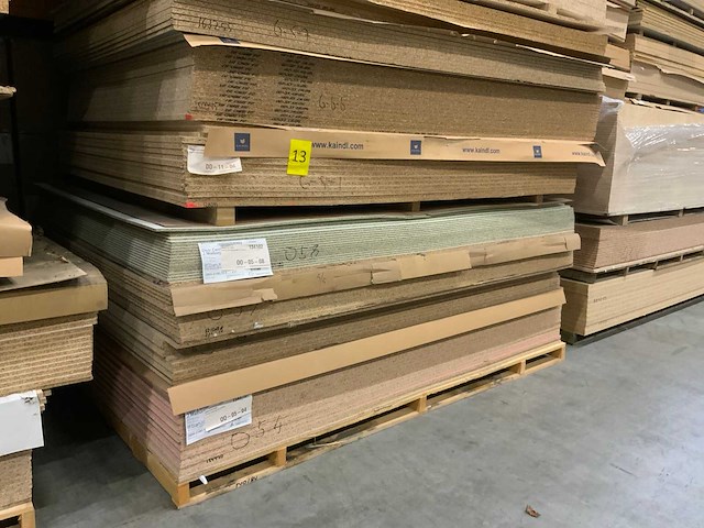 Decoratie spaanplaat ca. 20m3 - afbeelding 10 van  17