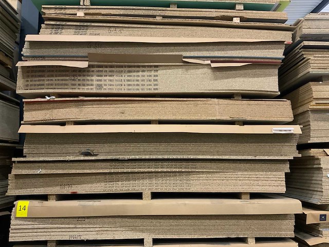 Decoratie spaanplaat ca. 22m3 - afbeelding 7 van  16