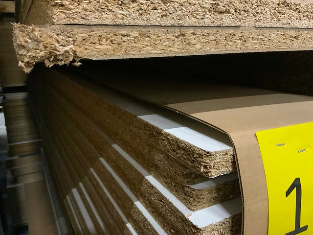 Decoratie spaanplaat ca. 22m3 - afbeelding 2 van  16