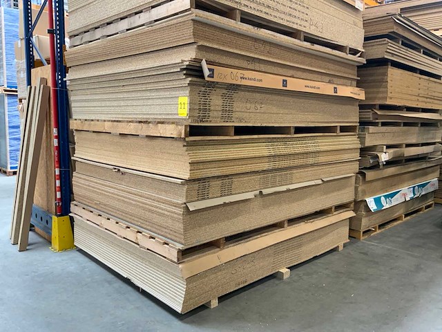 Decoratie spaanplaat ca. 22m3 - afbeelding 4 van  11