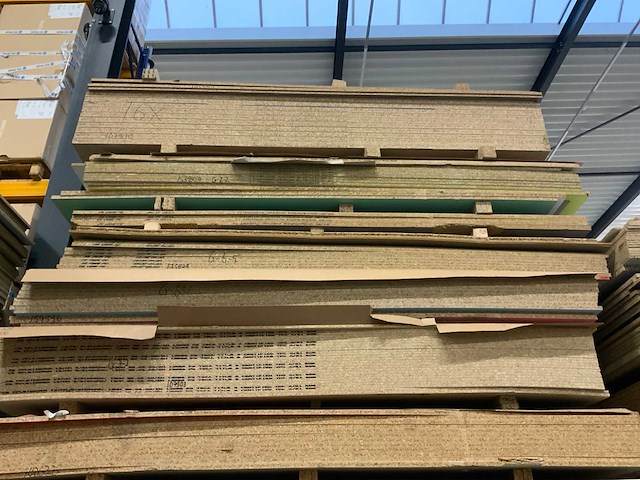 Decoratie spaanplaat ca. 22m3 - afbeelding 5 van  9