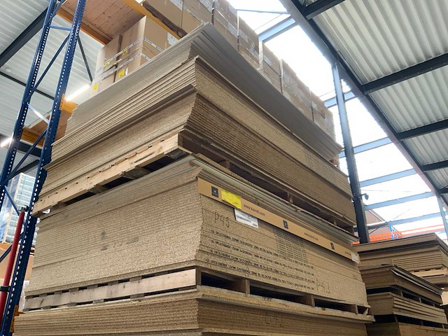Decoratie spaanplaat ca. 22m3 - afbeelding 8 van  11