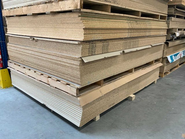Decoratie spaanplaat ca. 22m3 - afbeelding 6 van  11