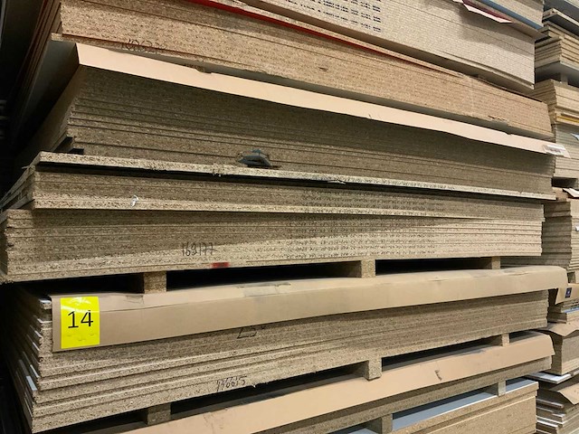 Decoratie spaanplaat ca. 22m3 - afbeelding 13 van  16