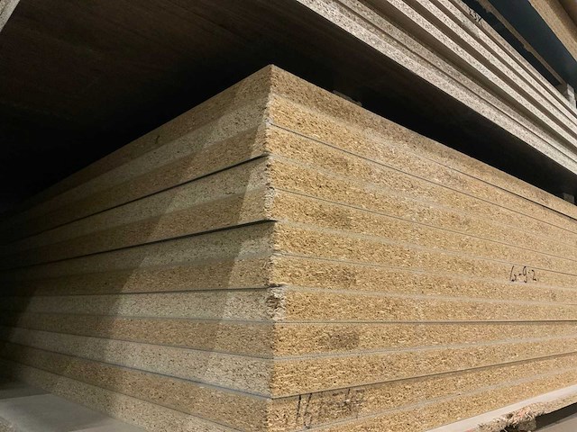 Decoratie spaanplaat ca. 22m3 - afbeelding 7 van  19